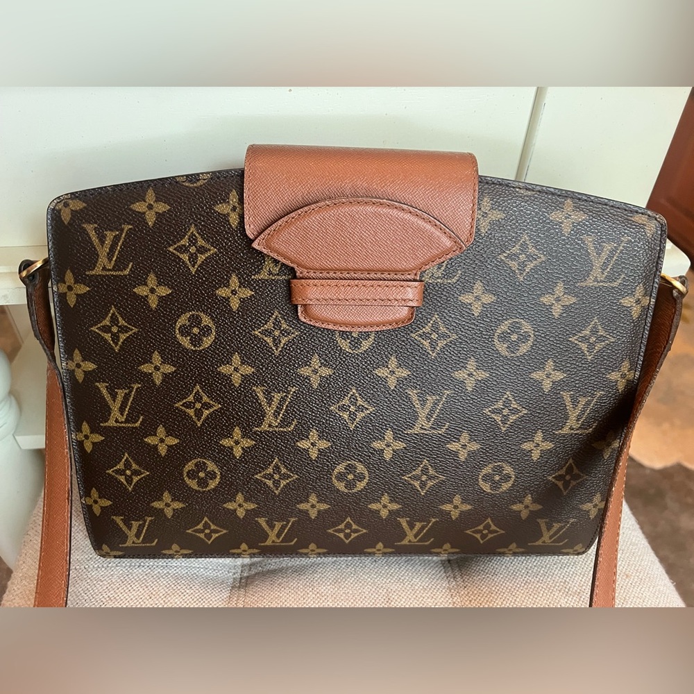 Louis Vuitton Courcelles Monogram Canvas shoulder bag - Picture 1 of 16